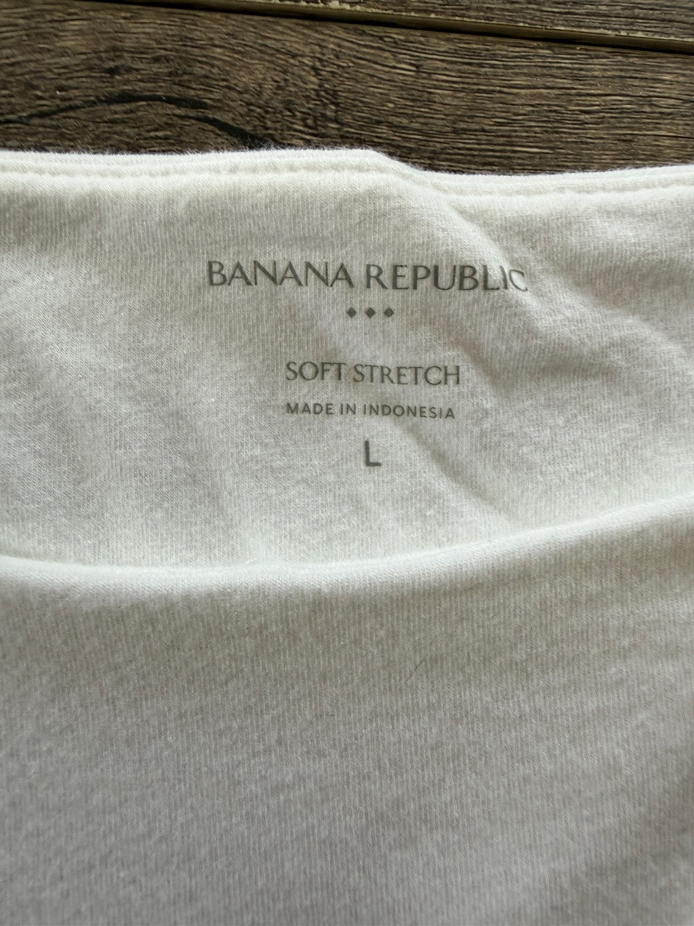 Banana Republic Factory off white "soft stretch" top. Large. NWOT. - Picture 8 of 8
